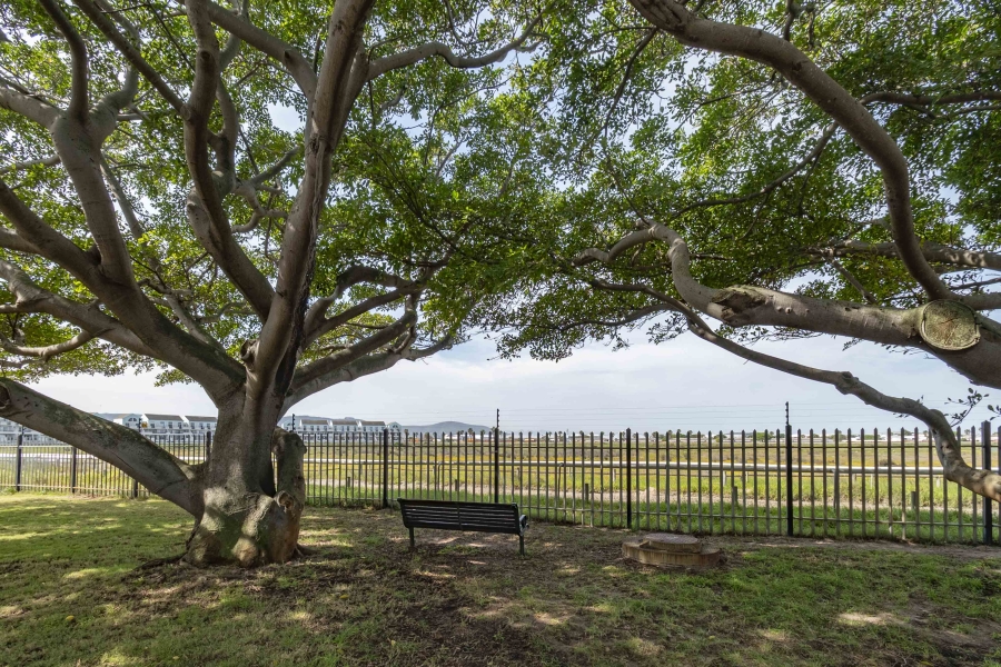 2 Bedroom Property for Sale in Royal Ascot Western Cape